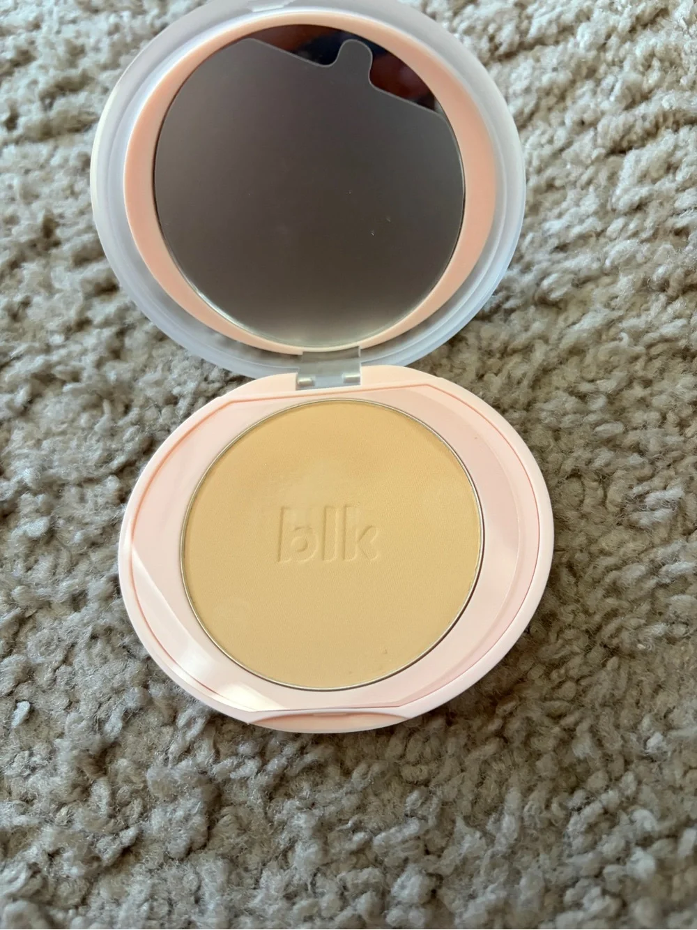 Soft Blur Powder Foundation - Pale Pink Compact